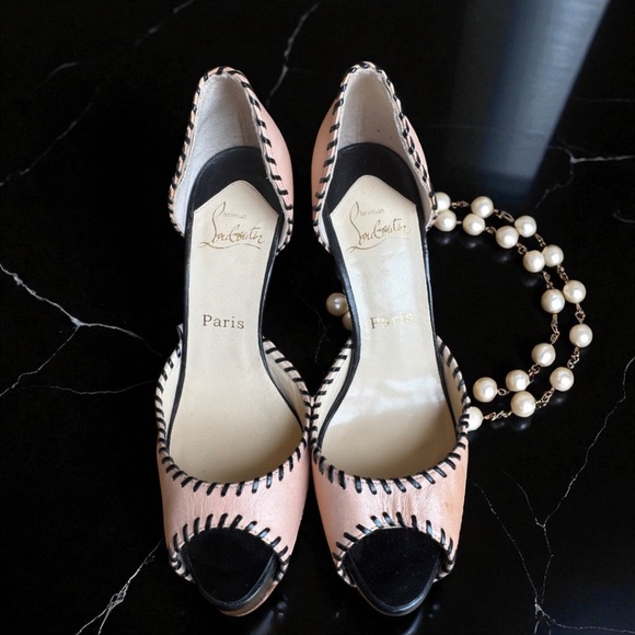 Christian Louboutin Blush Peep-Toe Heels - Picture 2 of 11